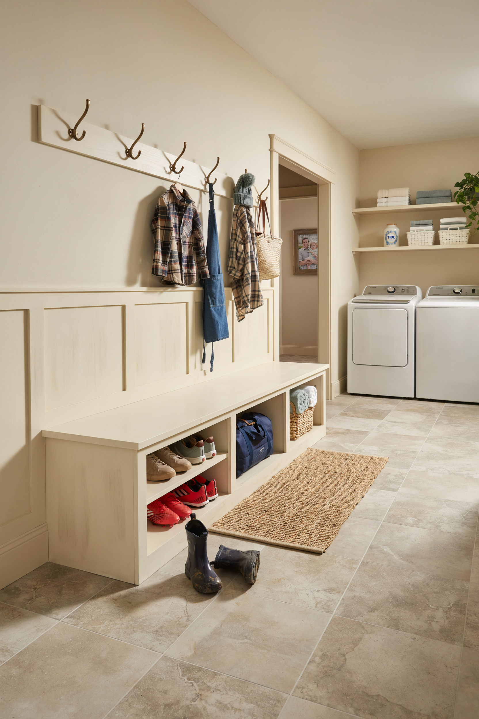 Mudroom Laundry Room With Bench Seat Storage
