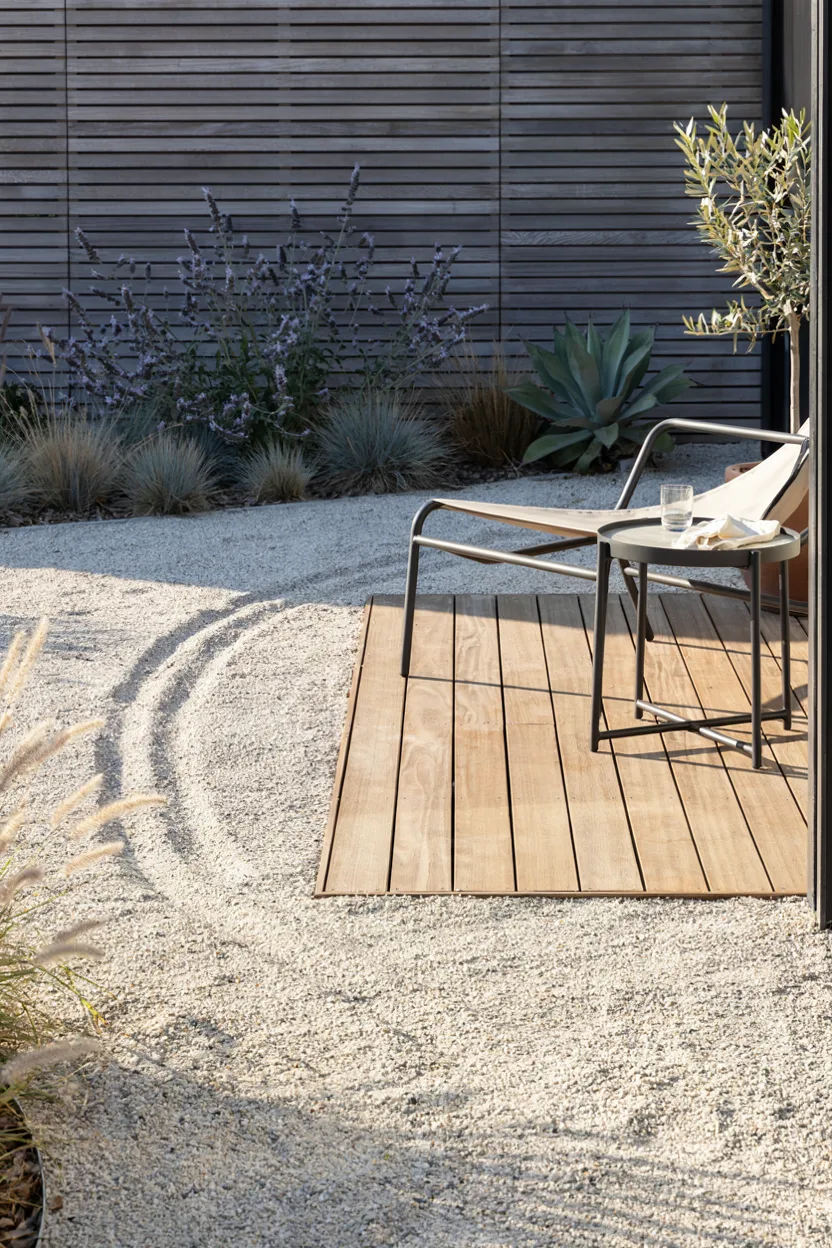 Gravel-Surrounded Deck